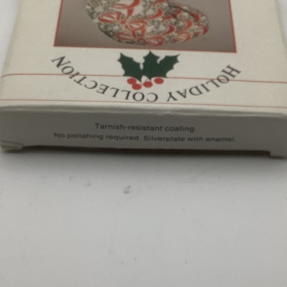 Vintage 1986  Set of Four Oneida Silver Holiday Wreath Coasters - Picture 7 of 9